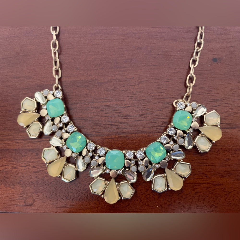 THE LIMITED necklace